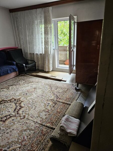 Tei, Otesani, bloc mixt 1987, sup. 40 mp,