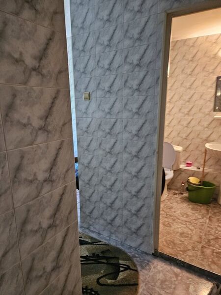 Tei, Otesani, bloc mixt 1987, sup. 40 mp,